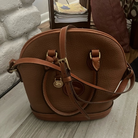 Like new, Dooney & Bourke Saddle Brown Leather Crossbody Bag & wallet. - Picture 9 of 13